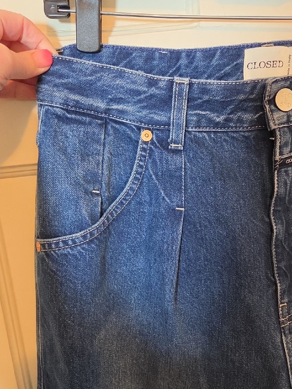 Closed Women's Wellington Cropped Pleated  Ridged Jeans In Dark Denim Sz 29 - Picture 8 of 16